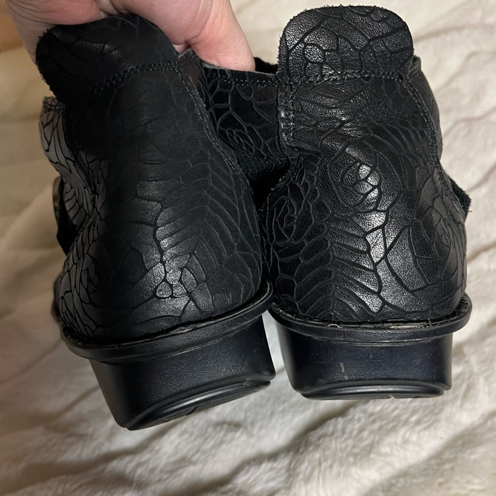 Alegria EU 41/ US 10.5 Caiti 586 Leaf Print Hook Loop Closure Ankle Goth Booties - Picture 10 of 15